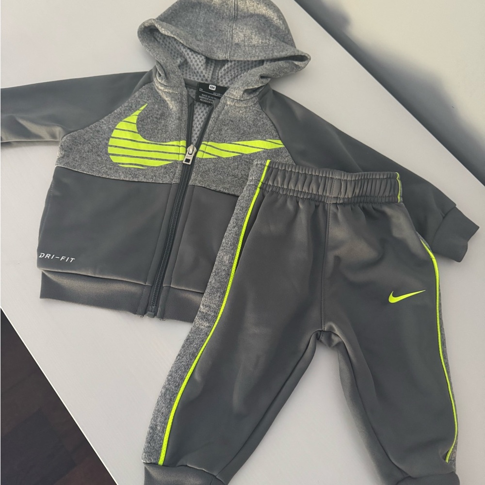 Nike Baby Dri-FIT Infant Tracksuit 2 piece set size 6 months Grey Green